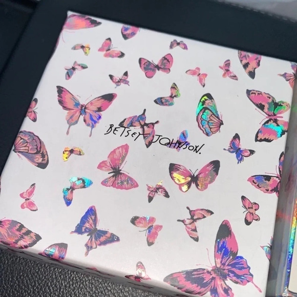 BETSEY JOHNSON SET Gold HONEY +  Bee Heart-Shaped Hoop Earrings & Necklace NWT - Picture 4 of 6